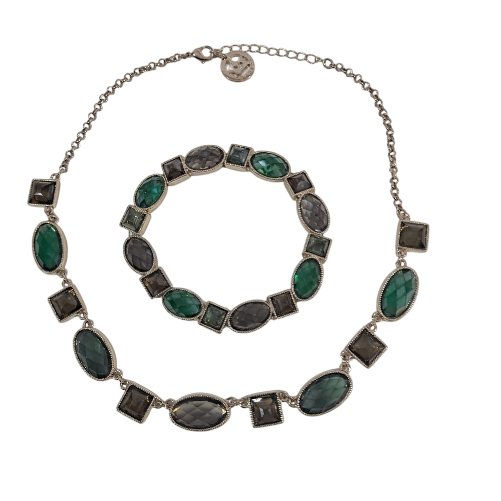 Modern Crown Trifari Faceted Gold Tone Bezel Setting Necklace & Bracelet Set
